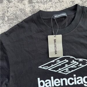 Balenciga tee